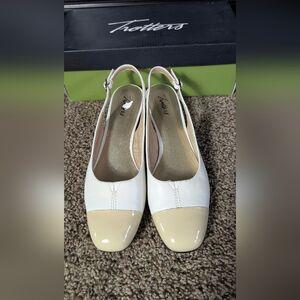 Classic Slingback Heels Trotters DEA Bone Cap Toe Low Heel 9.5N